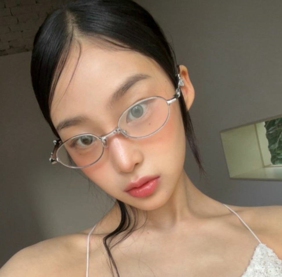 Oval Frame 56